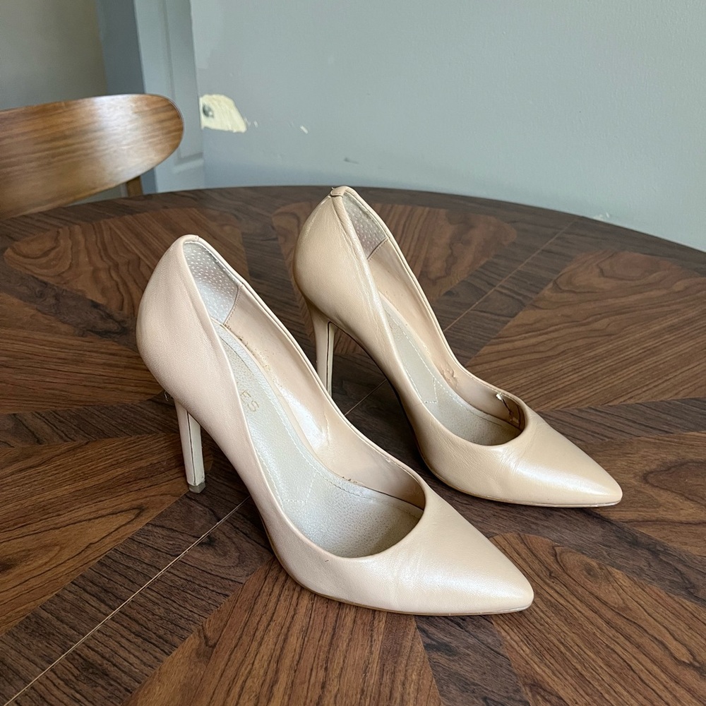 Charles David Beige Heels 7M